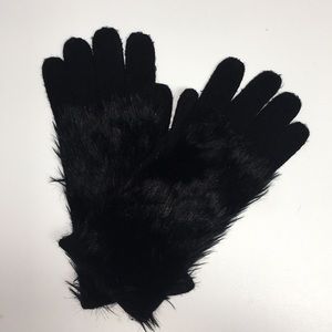 Adorable Ann Taylor black gloves with fur on top